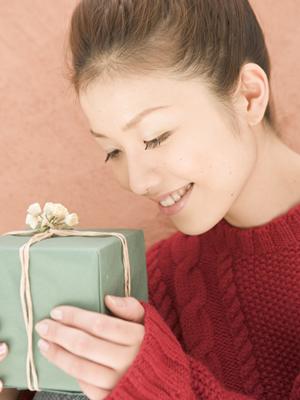 カラコンをナチュラルに付けたいならTeAmo